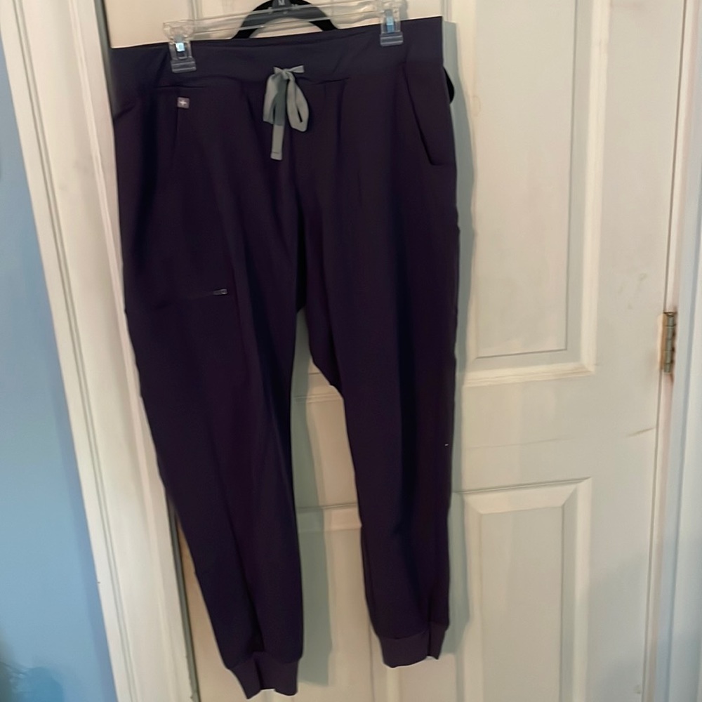 Women’s Figs Scrub Pants